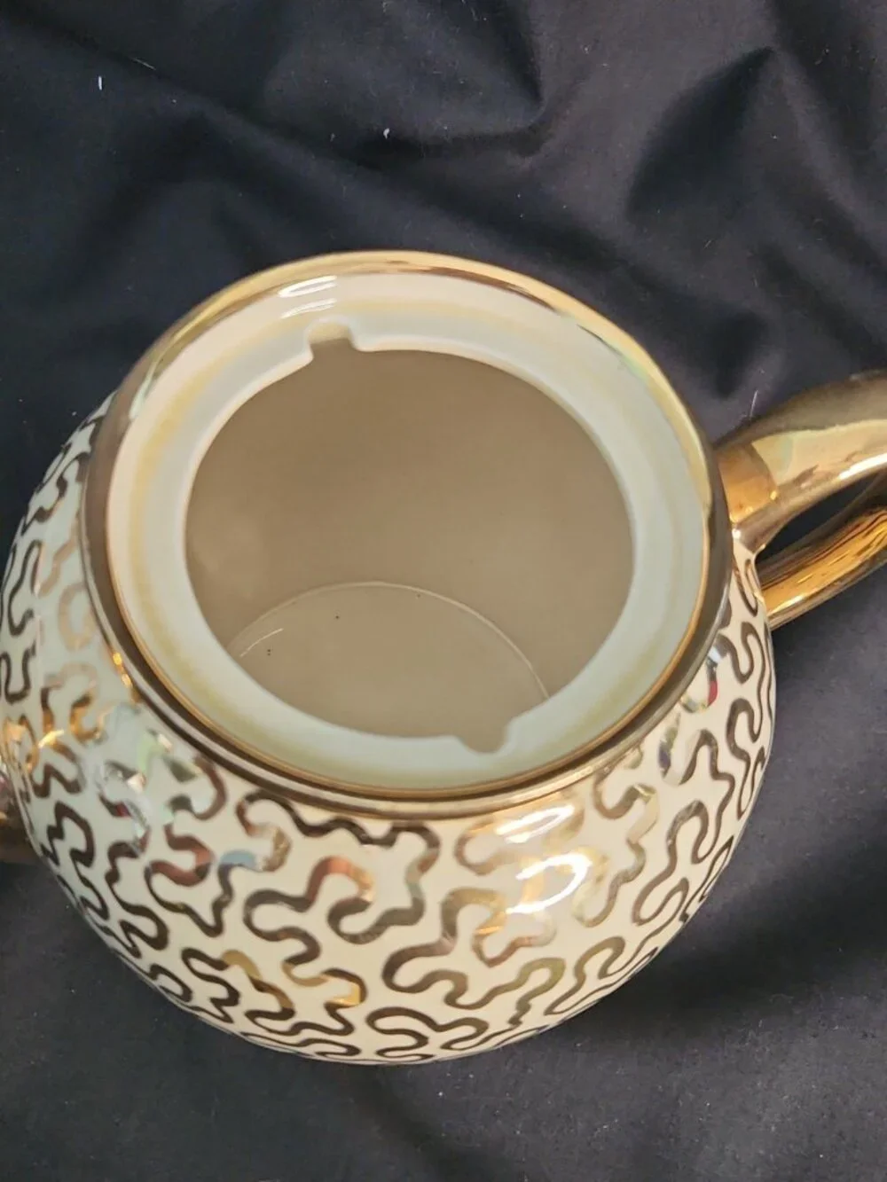 Vintage Sadler Tea Pot, Burslem, Stoke-on-Trent, England Gold Squiggles on Cream